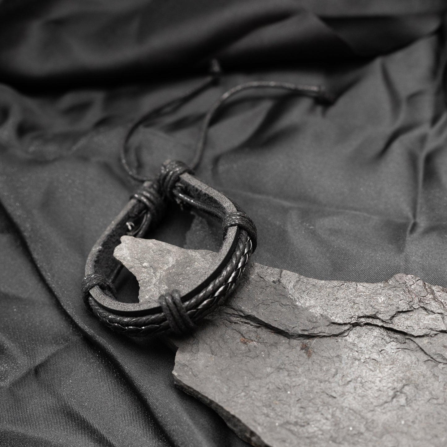 Bransoletka skórzana pleciona „Elegant” — Styl, męskość i charakter MANNOR