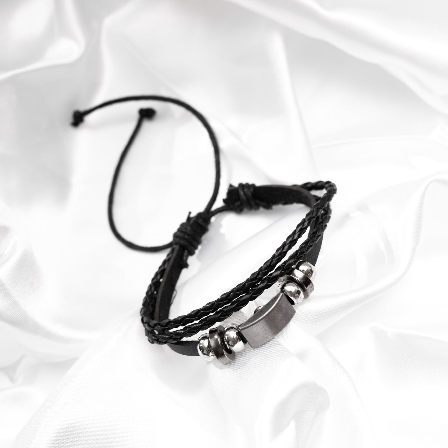 Bransoletka „Pleciony Amulet” — Naturalna energia i styl MANNOR