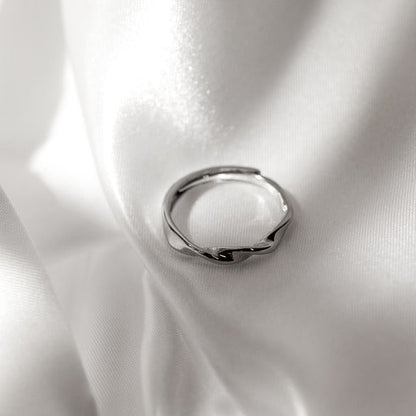 Metalowy pierścionek „Minimalizm”, skręcany metal, unisex, MANNOR