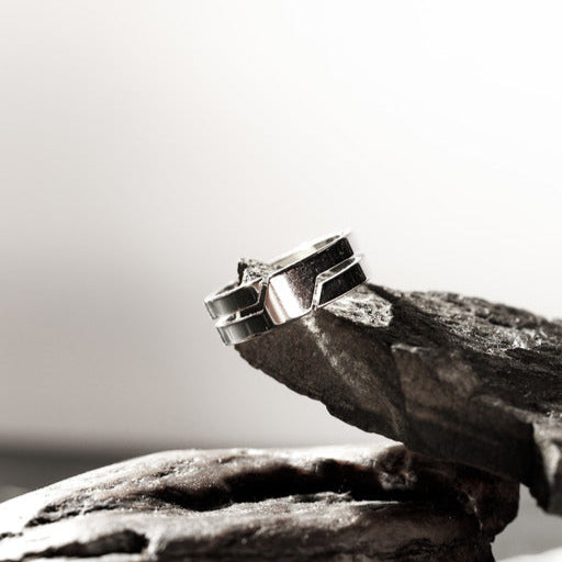 Pierścionek „Warrior's Mark”, minimalizm i styl, unisex, marka MANNOR